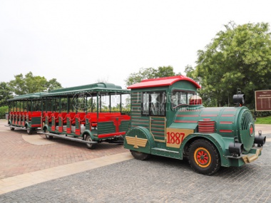 大型軍旅無(wú)軌觀(guān)光火車(chē),軍旅無(wú)軌觀(guān)光火車(chē),旅游無(wú)